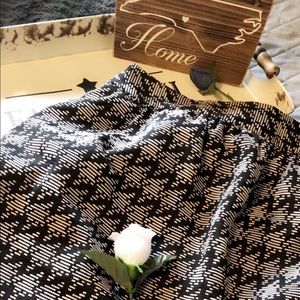 Blk/Ivory Whimsy & Wonder Skirt